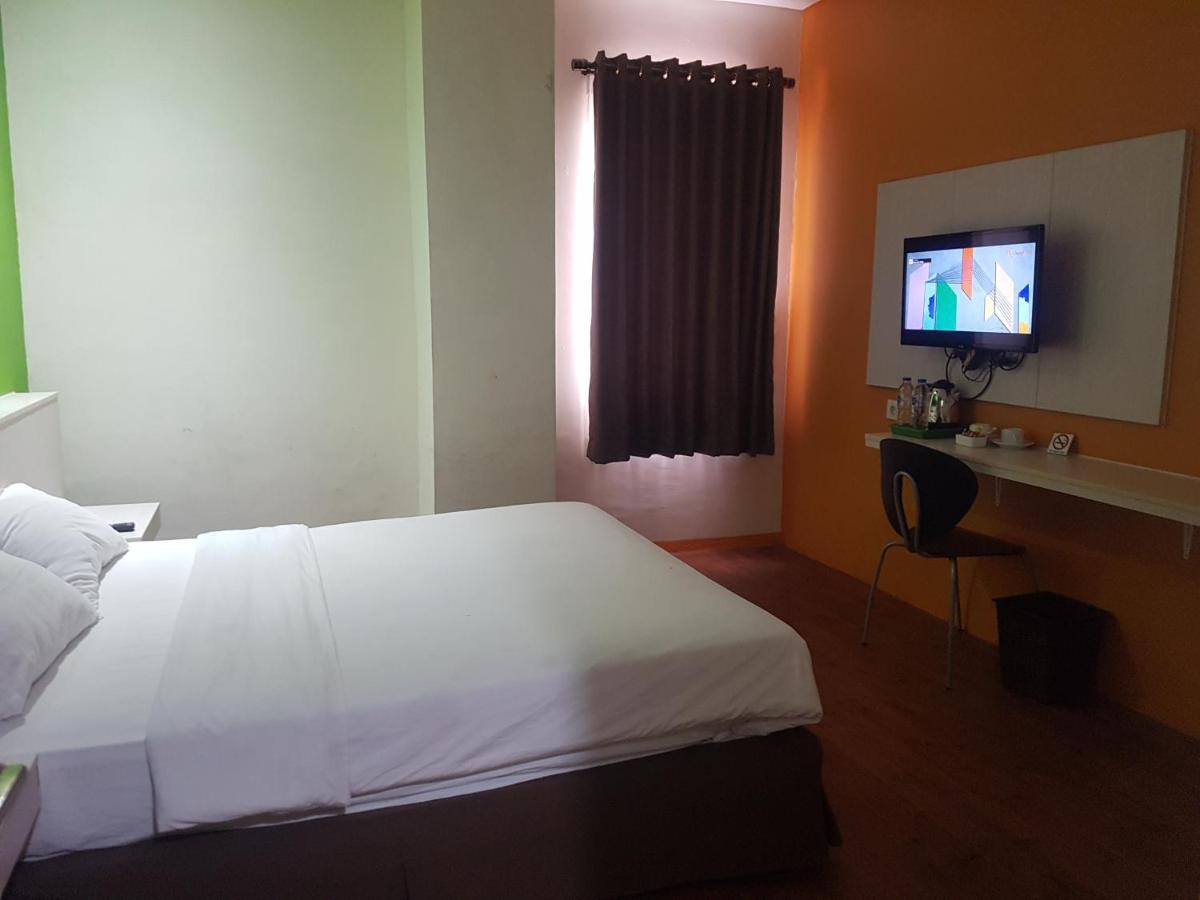 Hotel Dragon Inn Kemayoran Jakarta Exteriör bild